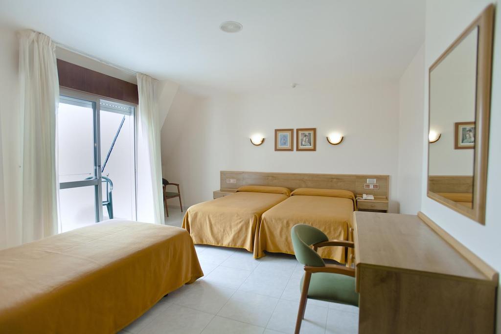 Hotel Paraimo Playa de la Lanzada Zimmer foto